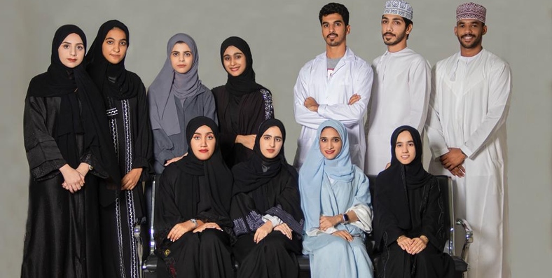 طلبة عمانيون يبتكرون طريقة لمعالجة المياه بمكونات طبيعية