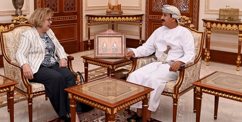 وزير المكتب السلطاني يستقبل مساعدة وزير الخارجية الأمريكي