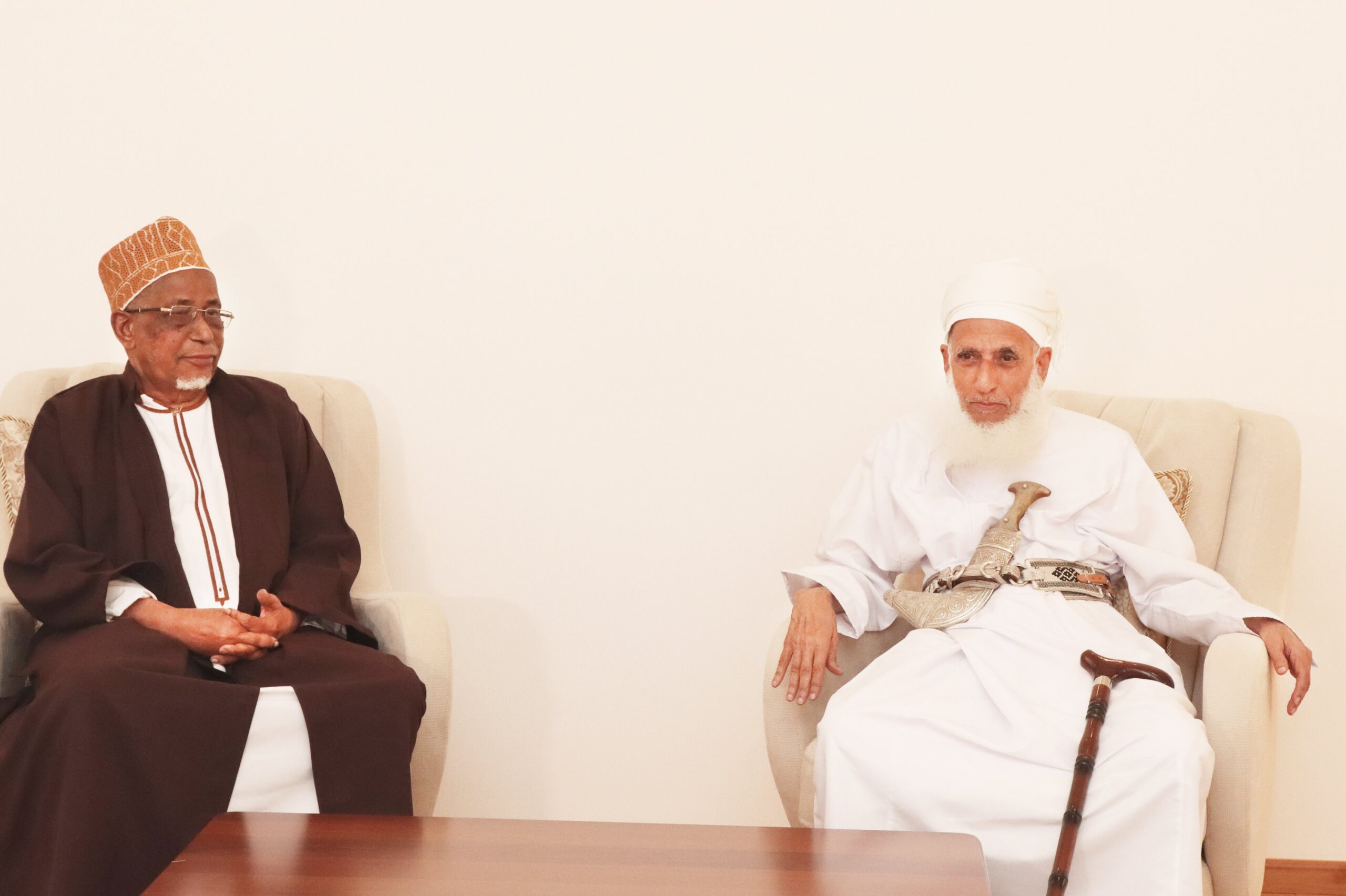 سماحة الشيخ أحمد الخليلي يستقبل مفتي زنحبار