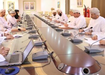 متابعة سير العمل في المشروعات التنموية والاستراتيجية في الداخلية