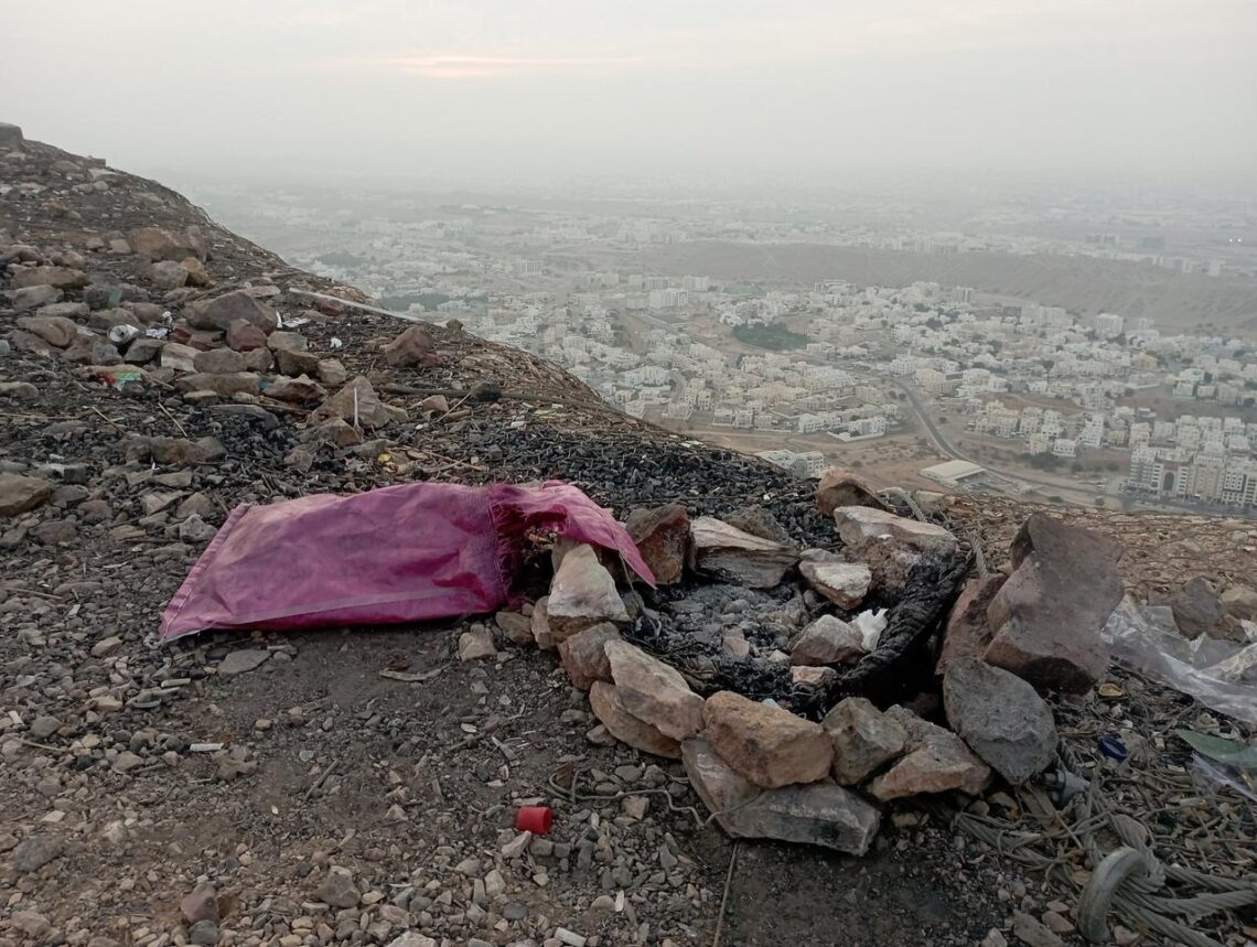 “بلدية مسقط” تعبر عن استيائها بسبب الممارسات المضرة بالبيئة