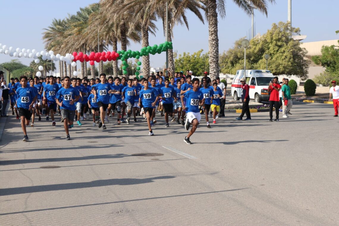 مشاركة 180 طالبا في سباق الضاحية لمدارس “تعليمية مسقط”