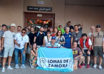 سلطنة عمان تستضيف مشجعين أرجنتينيين وتنظم لهم جولات سياحية