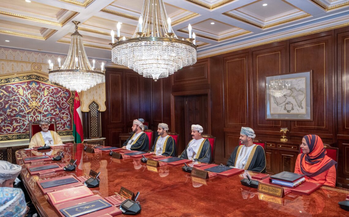 توجيهات سامية بتثبيت أسعار الوقود وتمديد صرف منفعة الأمان الوظيفي