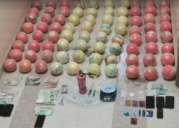 ضبط 3 متسللين بتهمة تهريب المواد المخدرة والاتجار بها في جنوب الباطنة