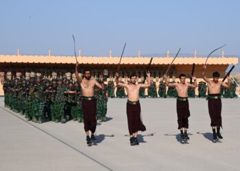 الجيش السلطاني يحتفل بتخريج دفعة جديدة من الجنود المستجدين بظفار