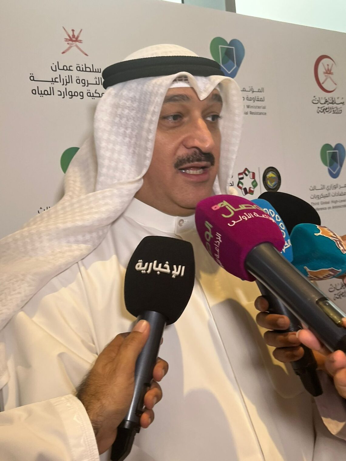 وزير الصحة الكويتي يشيد بدور سلطنة عمان الدولي في مجال الصحة