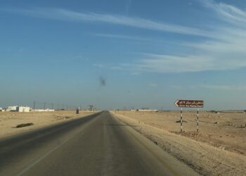 إسناد تنفيذ ازدواجية الطريق الرئيسي من دوار مطار الدقم إلى رأس مركز