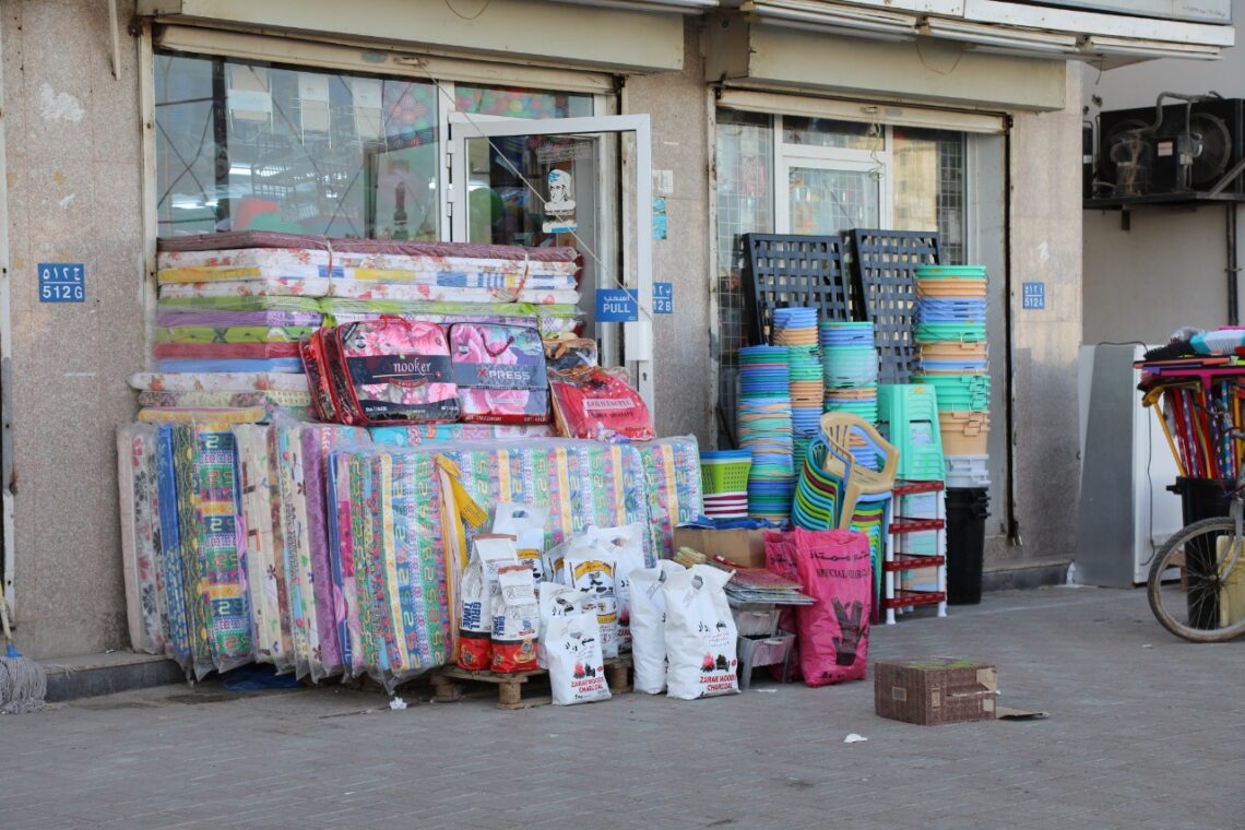 جهود متواصلة لـ”بلدية مسقط” في متابعة الأسواق والأنشطة التجارية