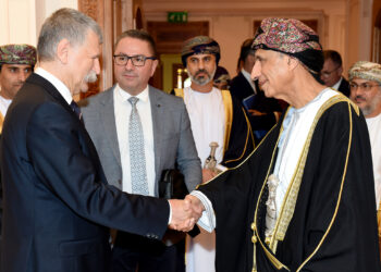 نيابةً عن جلالة السُّلطان.. سمو السيد فهد بن محمود يستقبل رئيس الجمعية الوطنية المجرية