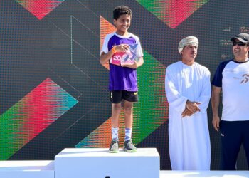 طالب بـ”الإبداع العالمية” يحصد المركز الأول في “ماراثون الموج مسقط” ضمن هذه الفئة