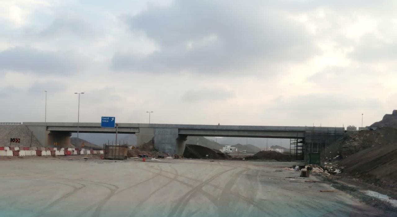 فتح الحركة المرورية على جسر فنجاء مع طريق خدمي بالمنطقة المحاذية