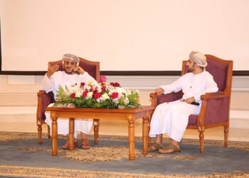 جلسة حوارية حول دور الدبلوماسية في الترويج الاقتصادي لسلطنة عمان
