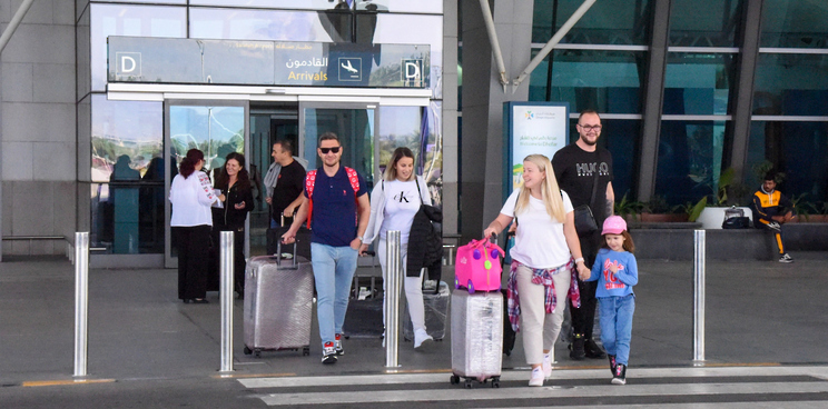 مطار صلالة يستقبل أول رحلة رومانية لشركة “هاي سكاي”