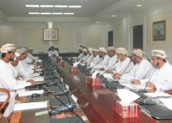 مناقشة تنفيذ مشروعات سياحية وخدمية في جنوب الشرقية