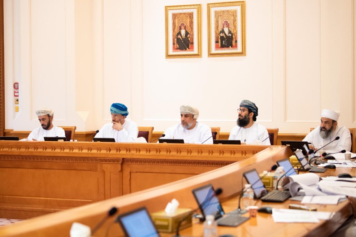 “شبابية” الشورى تناقش مشروع قانون العمل