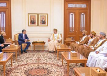 “المعولي” يستقبل رئيس “الصناعة والتجارة” بمجلس الدوما في روسيا