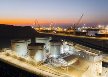 بتكلفة 11 مليون ريال.. تدشين محطة تزويد السفن بالوقود البحري في الدقم