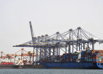 ارتفاع حجم مناولة البضائع في ميناء صحار بنسبة 32% خلال 4 أشهر