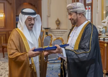 جلالة السلطان يمنح السفير الإماراتي وسام النُّعمان من الدرجة الأولى