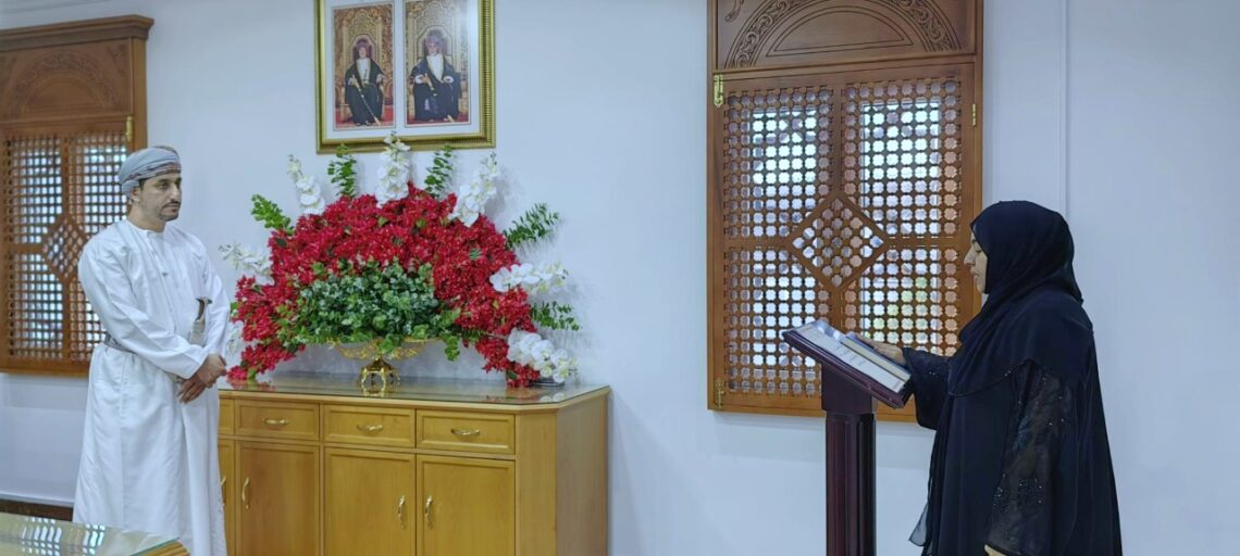 أعضاء المجلس البلدي بشمال الباطنة يؤدون القسم وينتخبون نائب الرئيس عبر “تنمية”