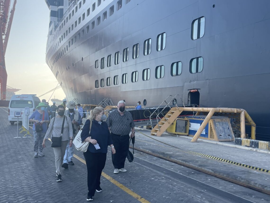 ميناء صلالة يستقبل 3415 راكبا على متن سفينة سياحية