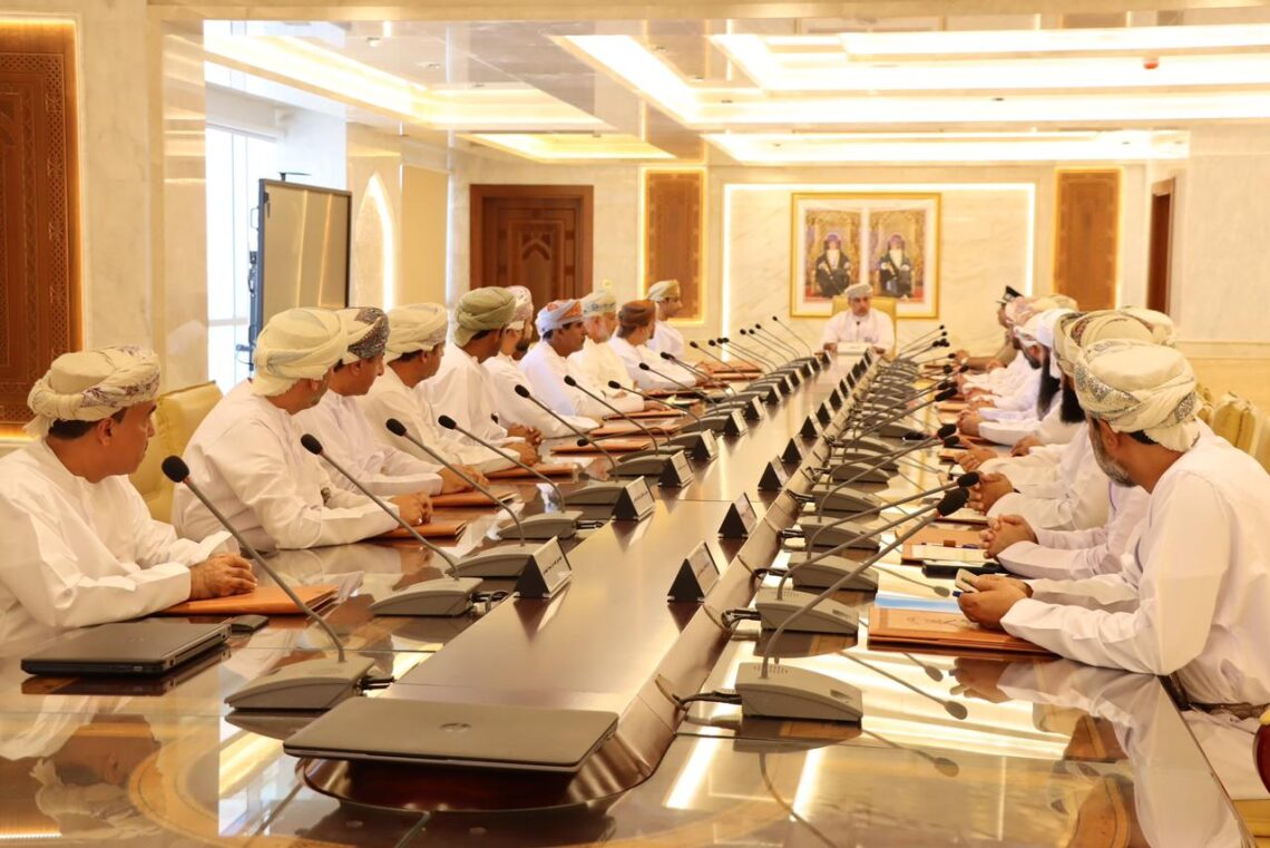 أعضاء المجلس البلدي بالداخلية يؤدون قسم اليمين