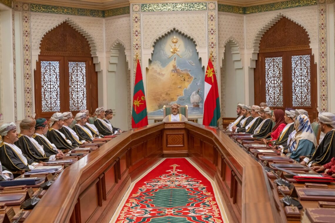 توجيهات سامية بتهيئة البيئة المناسبة لمساعدة المواطنين على الالتحاق بكافة الأعمال