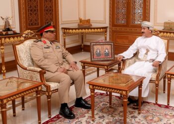 وزير المكتب السلطاني يستقبل  قائد القوات البرية الملكية السعودي