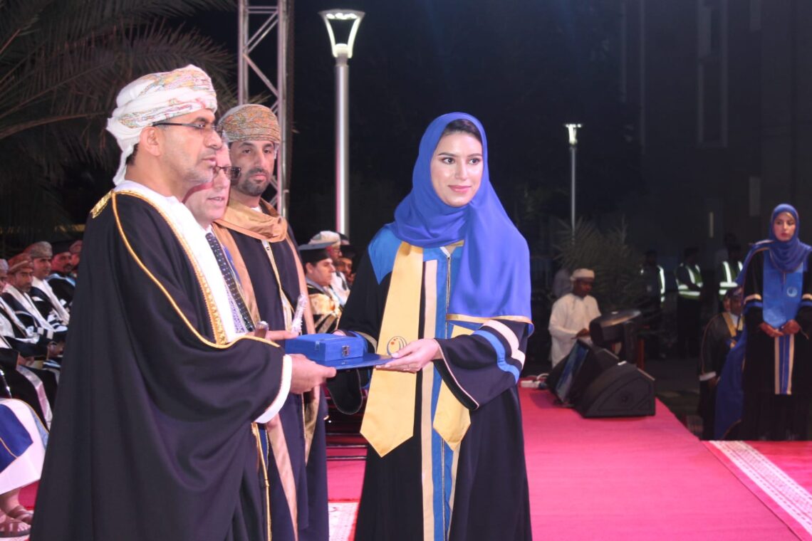 جامعة الشرقية تحتفل بتخريج 1280 من طلبة الدفعة الثامنة