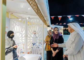 جناح يعرض منتجات 48  رائد عمل بحريني في ليالي مسقط