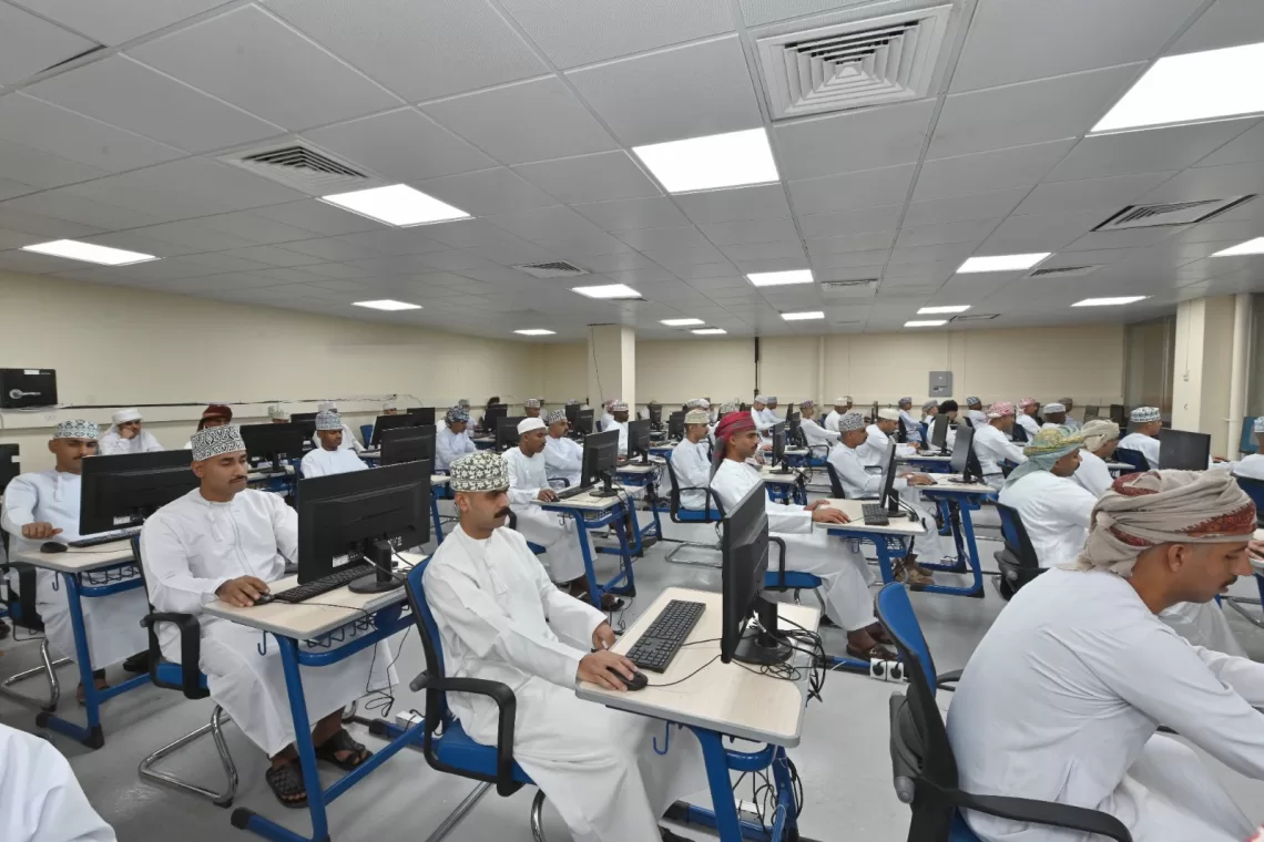 شرطة عمان السلطانية توظف دفعة جديدة من المواطنين