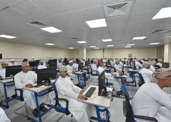 شرطة عمان السلطانية توظف دفعة جديدة من المواطنين
