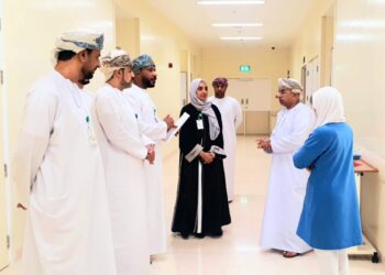 وزير الصحة يطلع على الخدمات المقدمة للمرضى والمراجعين بمستشفى المسرة