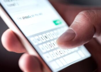 حتى لا تتأثر علاقاتنا الاجتماعية.. عالم نفس أمريكي يضع قواعد للمراسلات النصية