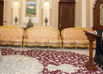 بالصور: أمام المقام السامي.. عدد من السفراء يؤدون قسم اليمين