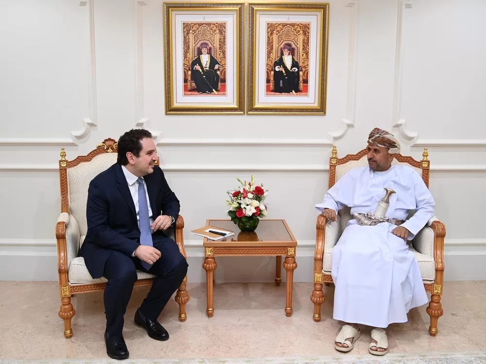 الأمين العام بوزارة الدفاع يستقبل مسؤولًا أمريكيًّا