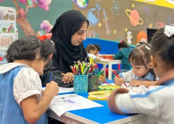 “العُمانية لحقوق الإنسان” تُقدم فعاليات وأنشطة متواصلة في معرض الكتاب