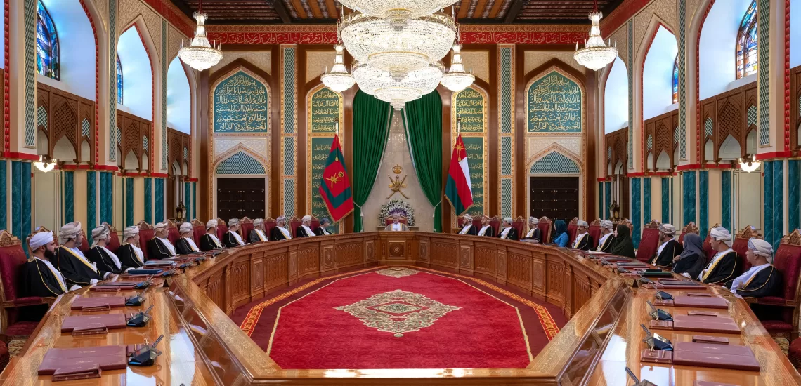 بالصور.. جلالة السلطان يترأس اجتماع مجلس الوزراء