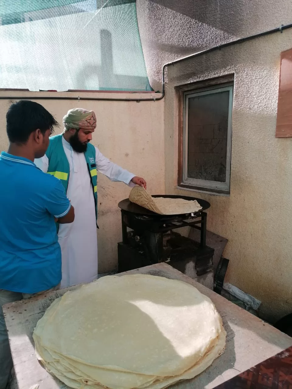 لهذا السبب.. مداهمة لأحد المنازل في مطرح