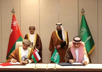 توقيع برنامج تنفيذي في مجال الربط الرقمي واستثمار الكابلات البحرية بين عمان والسعودية