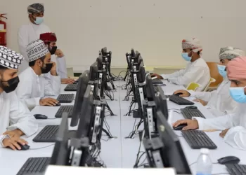 تراجع عدد العمانيين العاملين في القطاع الخاص بنهاية يناير