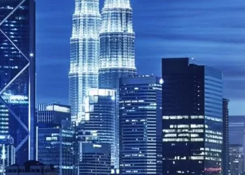 ملحقيتنا الثقافية في ماليزيا تصدر قرارا للطلبة العمانيين