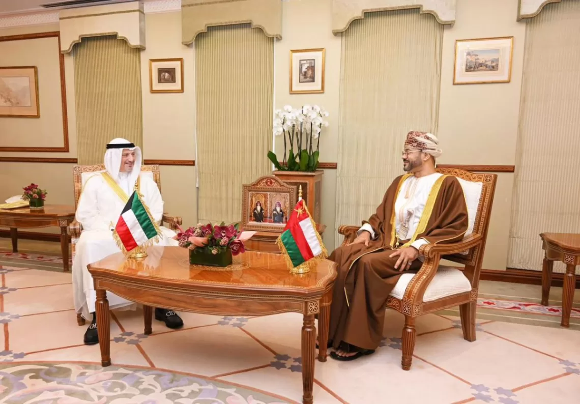 السيد بدر البوسعيدي يعقد جلسة مباحثات سياسية مع وزير الخارجية الكويتي