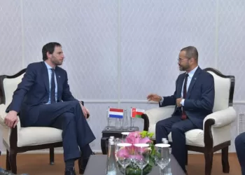السيد بدر البوسعيدي يبحث تعزيز التعاون مع وزير خارجية نيذرلاند