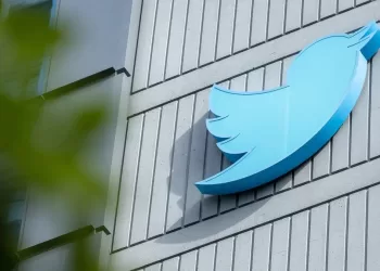عطل فني يصيب “تويتر”.. والمستخدمون يقدمون آلاف البلاغات