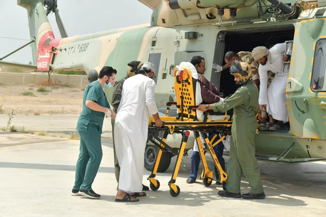 إجلاء طبي لمواطن يعاني من حالة صحية حرجة