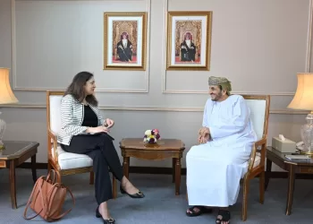 “الحارثي” يبحث التعاون في مجال مكافحة الاتجار بالبشر مع وكيلة “الخارجية الأمريكية”