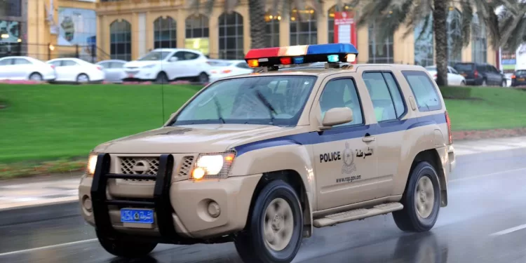 محتال يبيع سبائك ذهب مزيفة في مسقط.. و”الشرطة” تضبطه