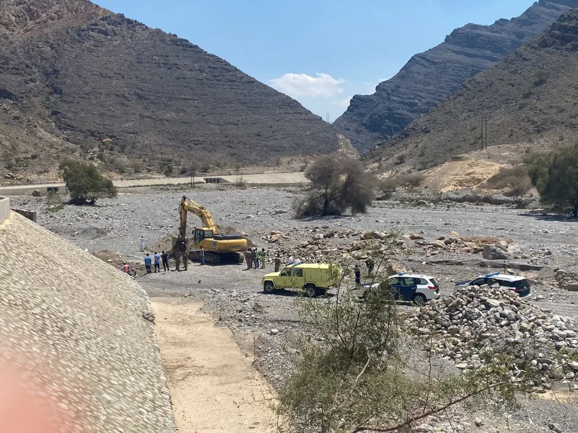 وفاة 3 عمال نتيجة انهيار الأتربة أثناء تنفيذ أعمال صيانة في نخل